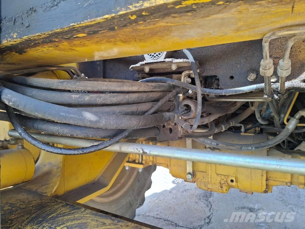 Komatsu WB 91 R Ekskavaatorlaadurid