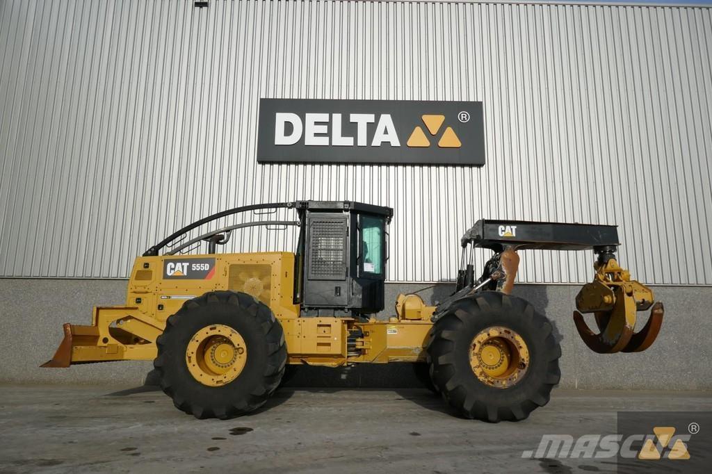 CAT 555D Väljaveotraktorid