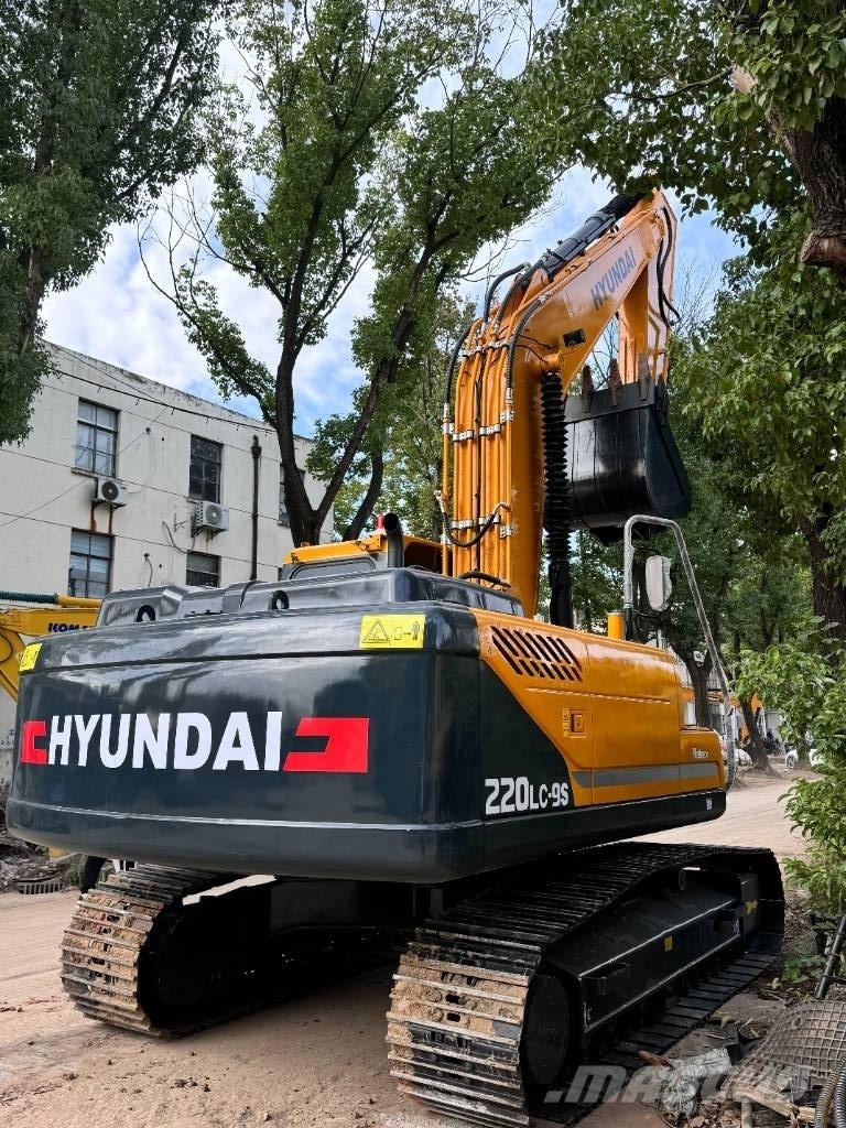 Hyundai 220LC-9S Väikeekskavaatorid 7t-12t