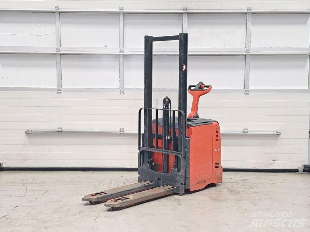 Linde L12L Järelkäidavad virnastajad
