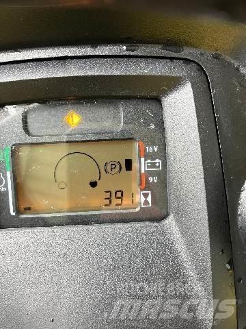 John Deere X590 Murutraktorid