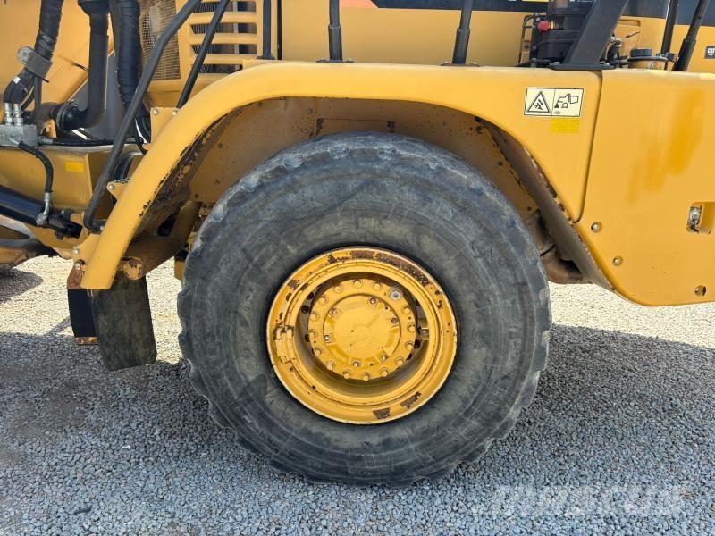 CAT 730 Liigendraamiga pinnaseveokid