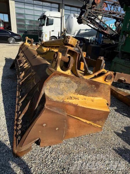 CAT D8T Buldooserid