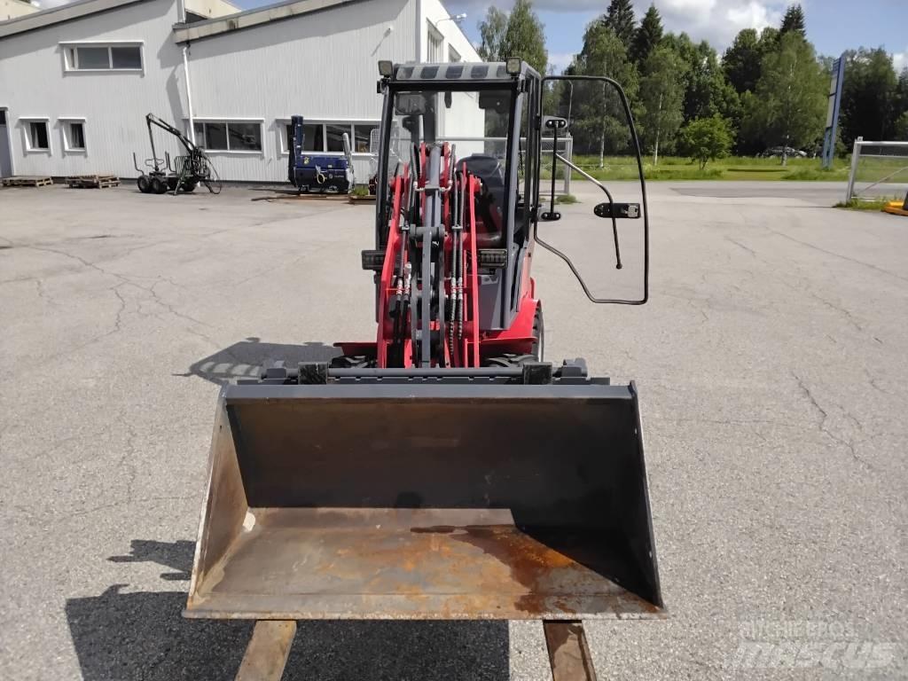 QuattroX 810 Väikelaadurid