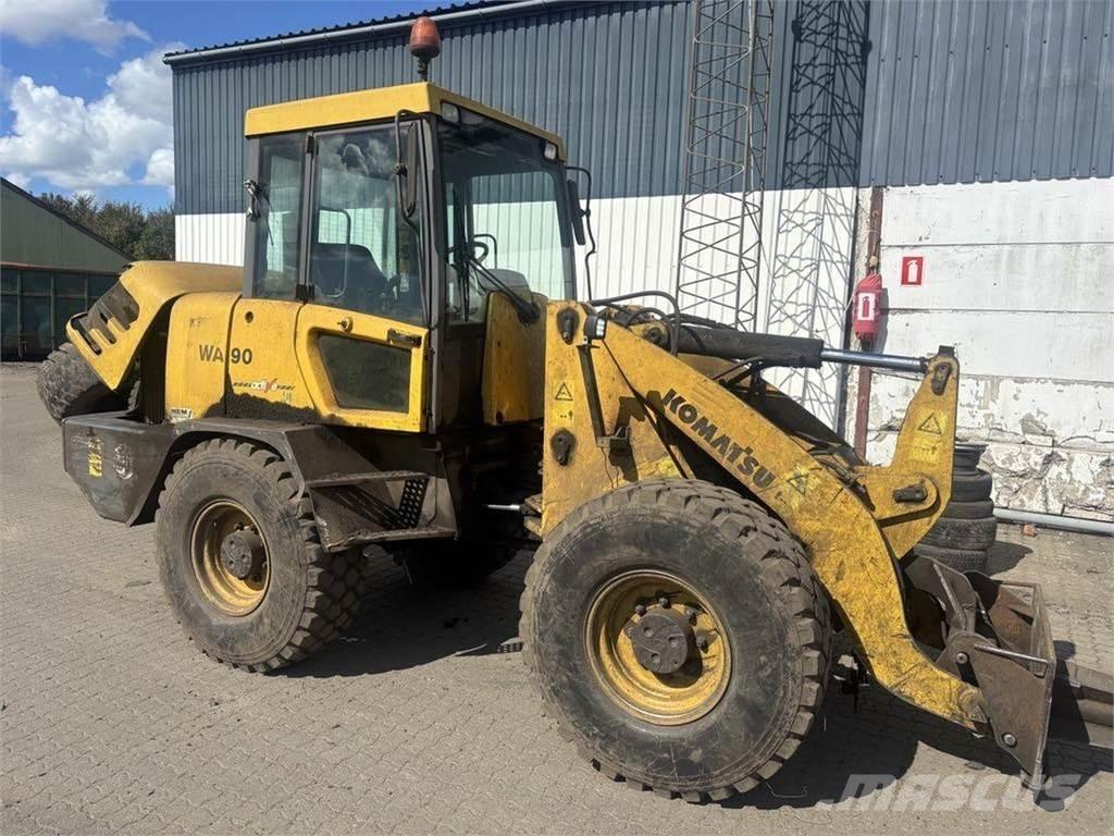 Komatsu WA90-3 Mitmeotstarbelised laadurid