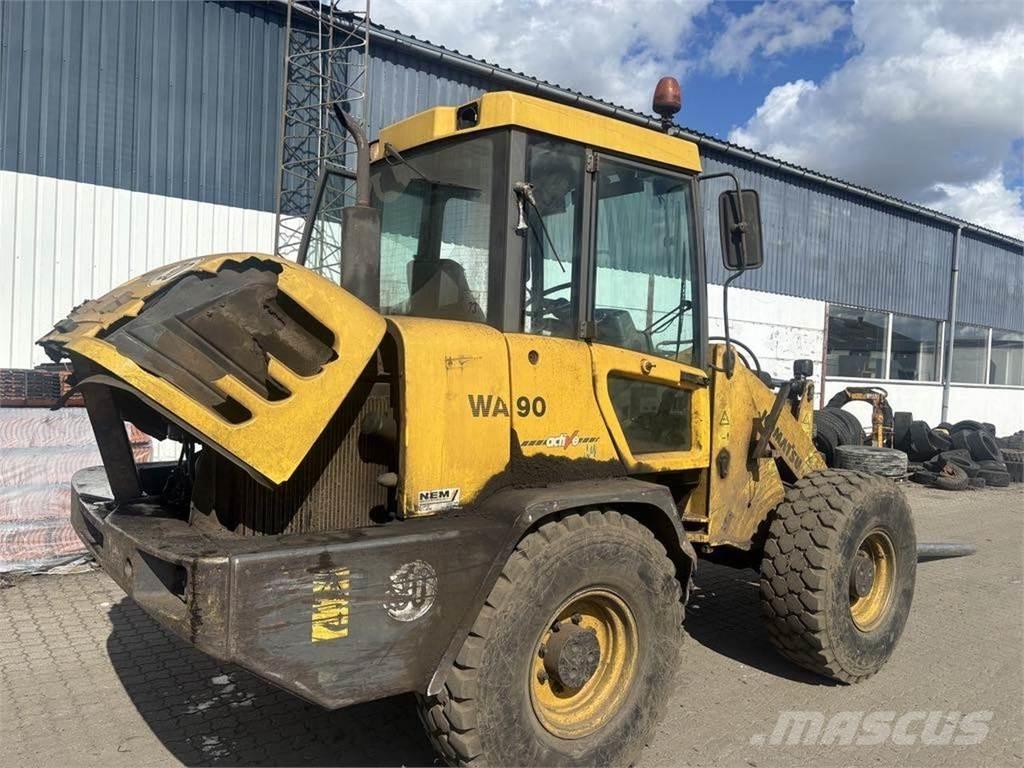 Komatsu WA90-3 Mitmeotstarbelised laadurid
