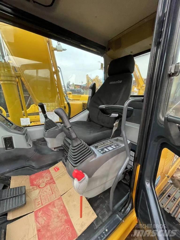 Komatsu PC 130-7 Roomikekskavaatorid