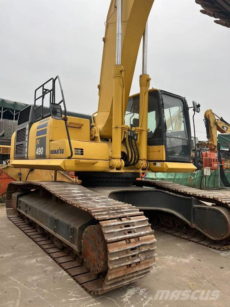 Komatsu PC490-10 Roomikekskavaatorid