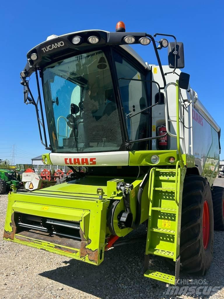 CLAAS Tucano 440 Teraviljakombainid