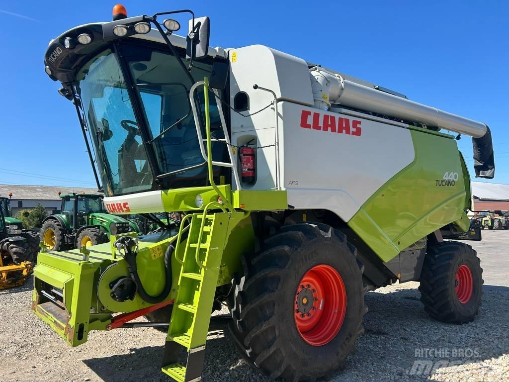 CLAAS Tucano 440 Teraviljakombainid