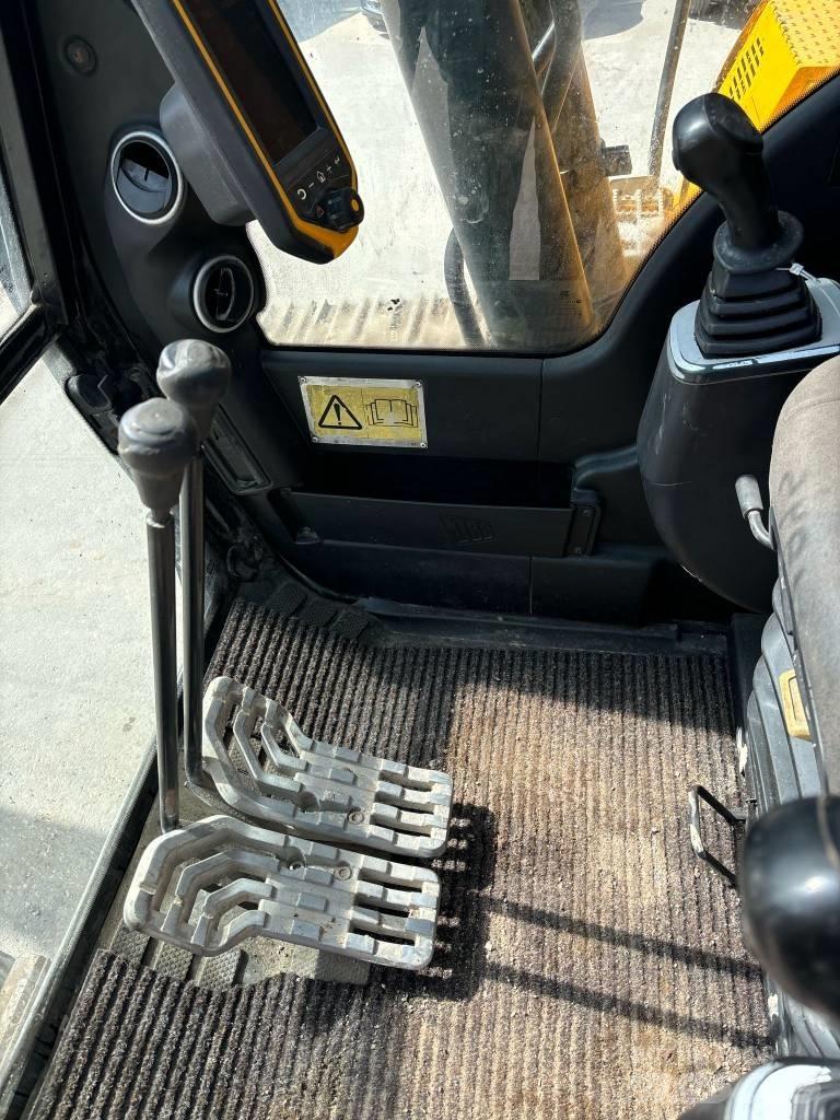 JCB JS 160 LC Roomikekskavaatorid