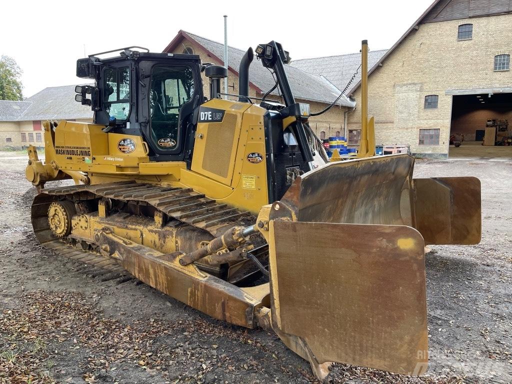 CAT D 7 E Buldooserid