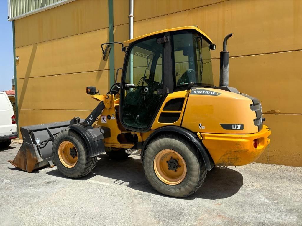 Volvo L 25 F Rataslaadurid