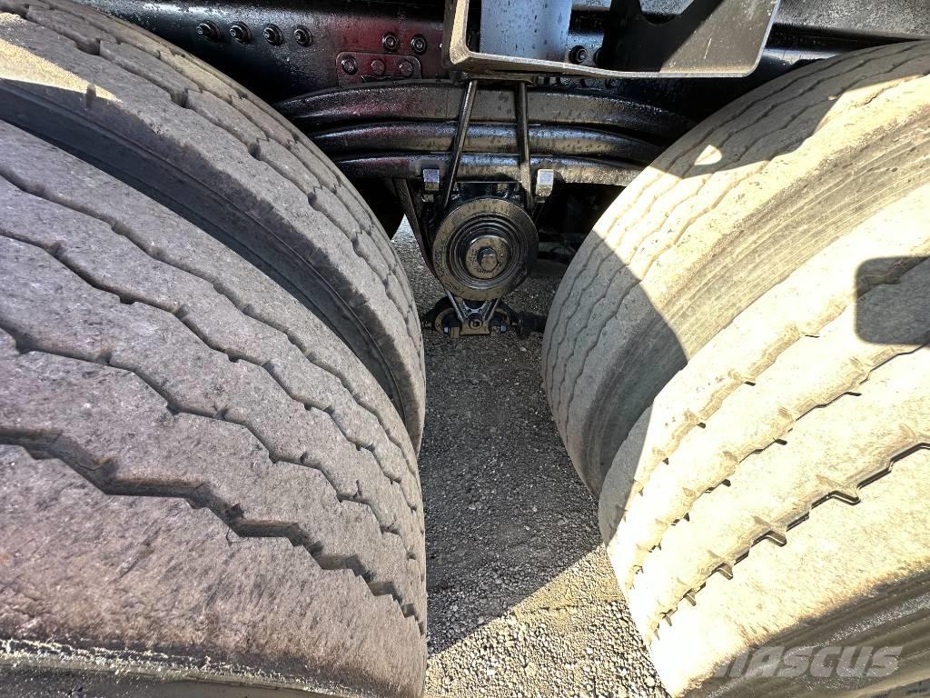 Mack LR 613 Prügiautod