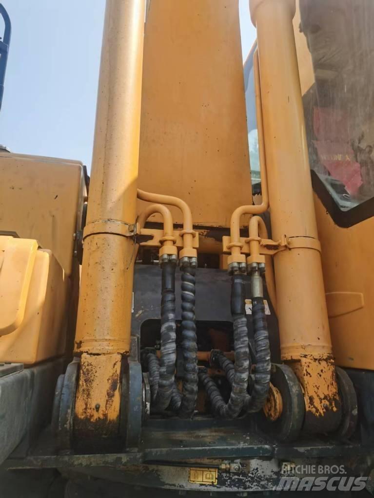 Hyundai R210W-9 Ratasekskavaatorid