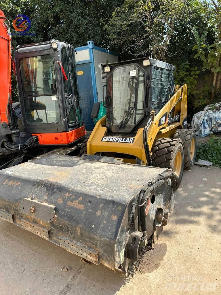 CAT 226 B Kompaktlaadurid
