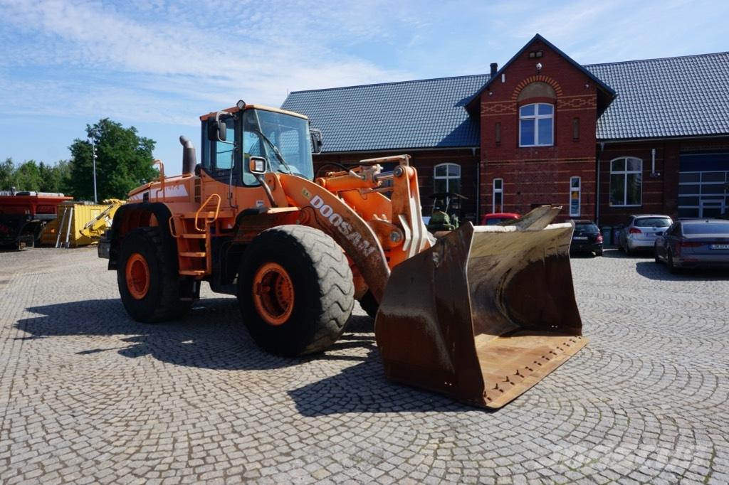 Doosan DL 400 Rataslaadurid