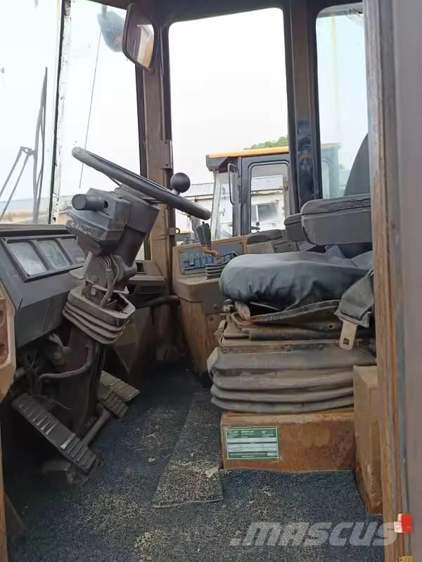 CAT 950 F Rataslaadurid