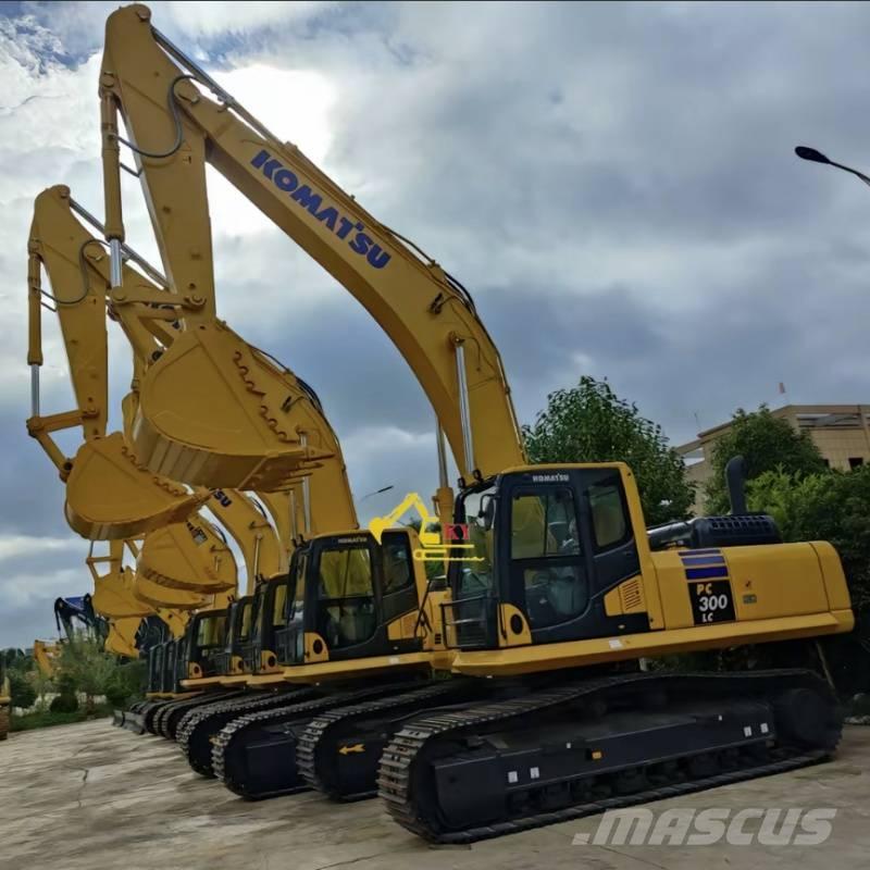 Komatsu PC 300-8 Roomikekskavaatorid