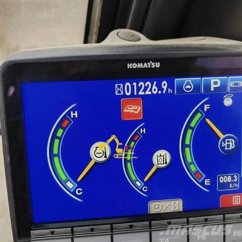 Komatsu PC 300-8 Roomikekskavaatorid