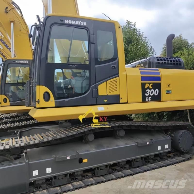 Komatsu PC 300-8 Roomikekskavaatorid
