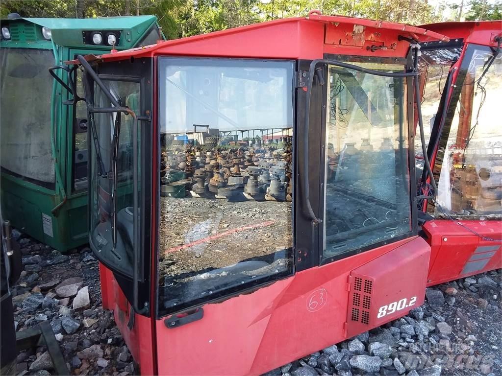 Valmet 890.2 Kabiinid