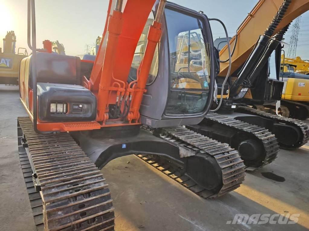 Hitachi ZX 120 Roomikekskavaatorid