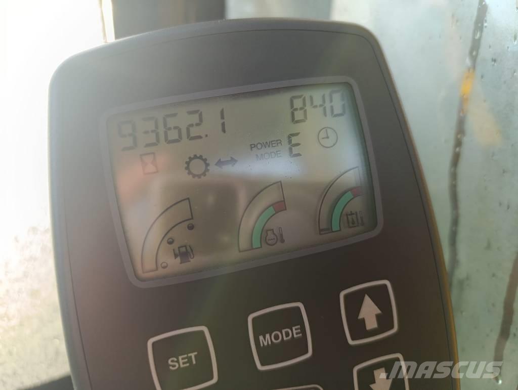 JCB JS 260 NLC T4 Roomikekskavaatorid