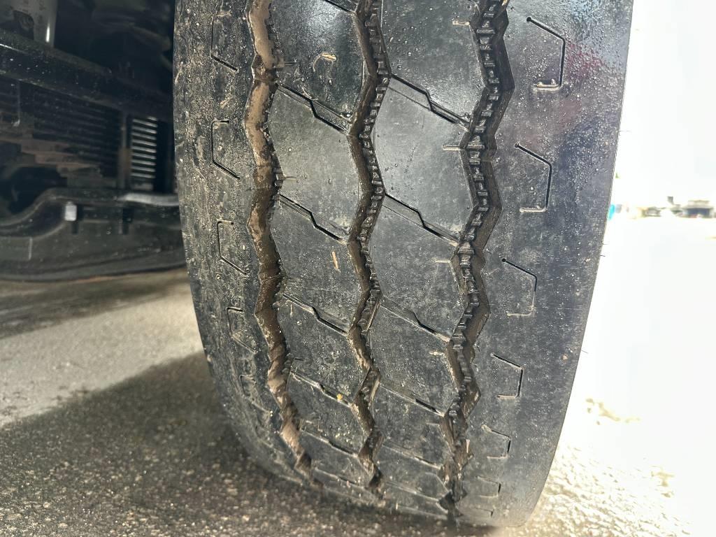 Mack MRU 613 Prügiautod