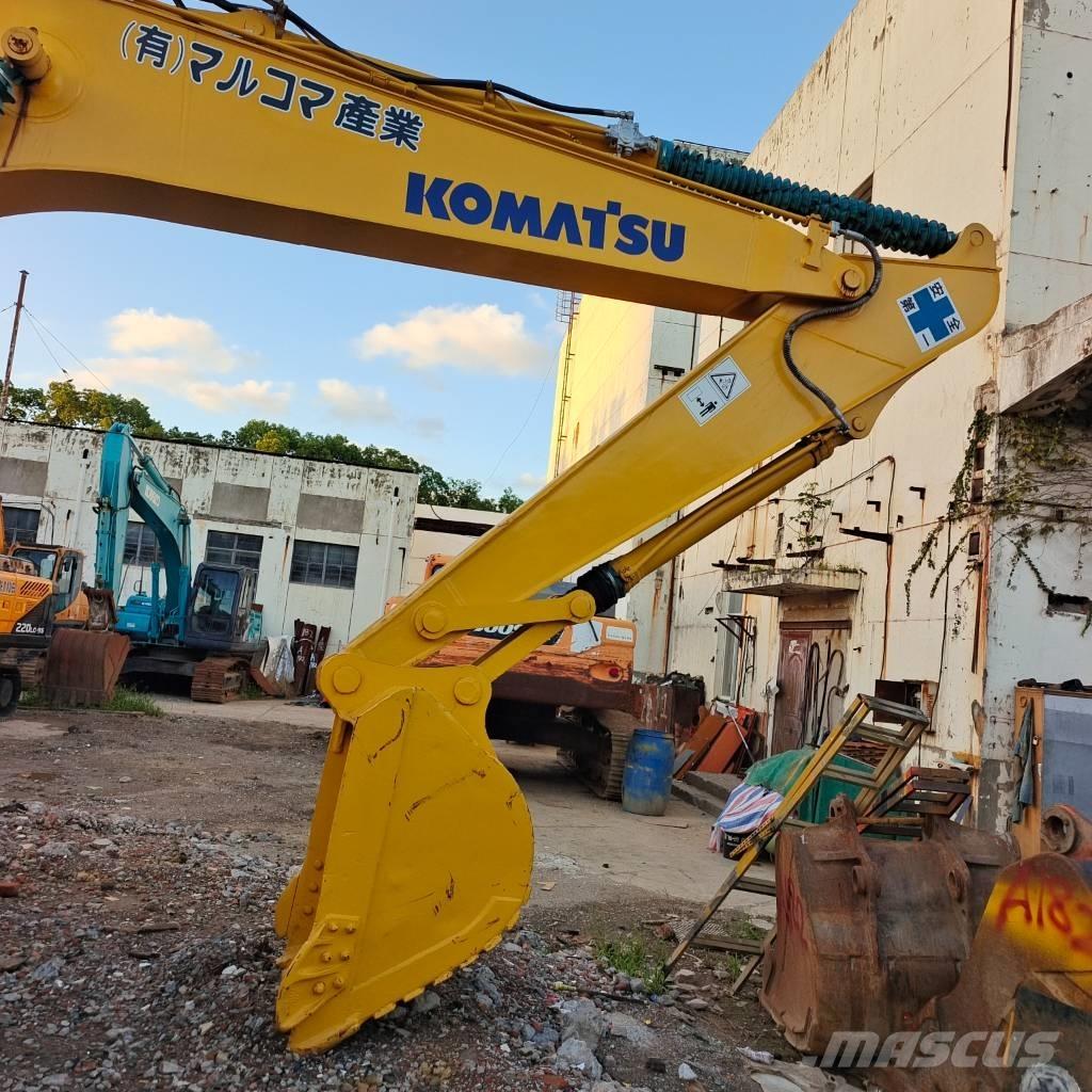 Komatsu PC 220 Roomikekskavaatorid