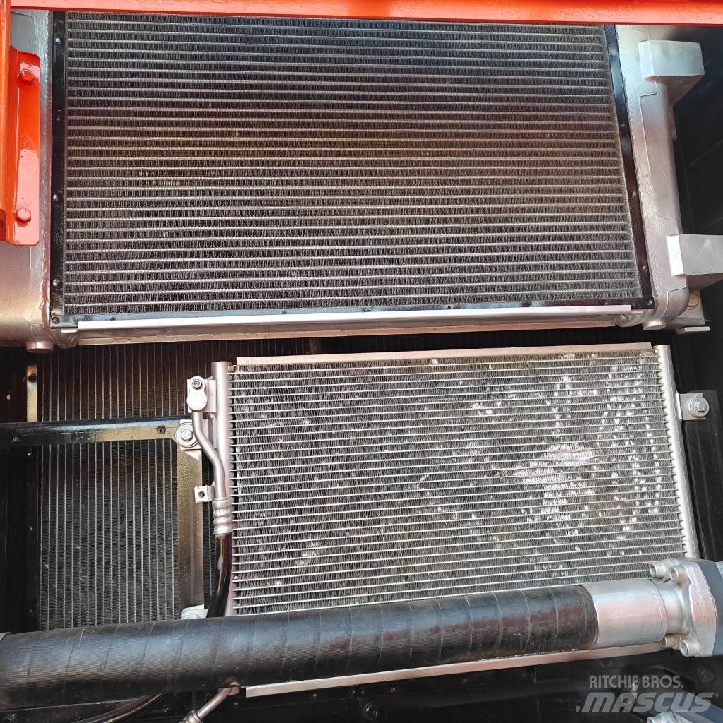 Doosan DX300LC-9C Roomikekskavaatorid