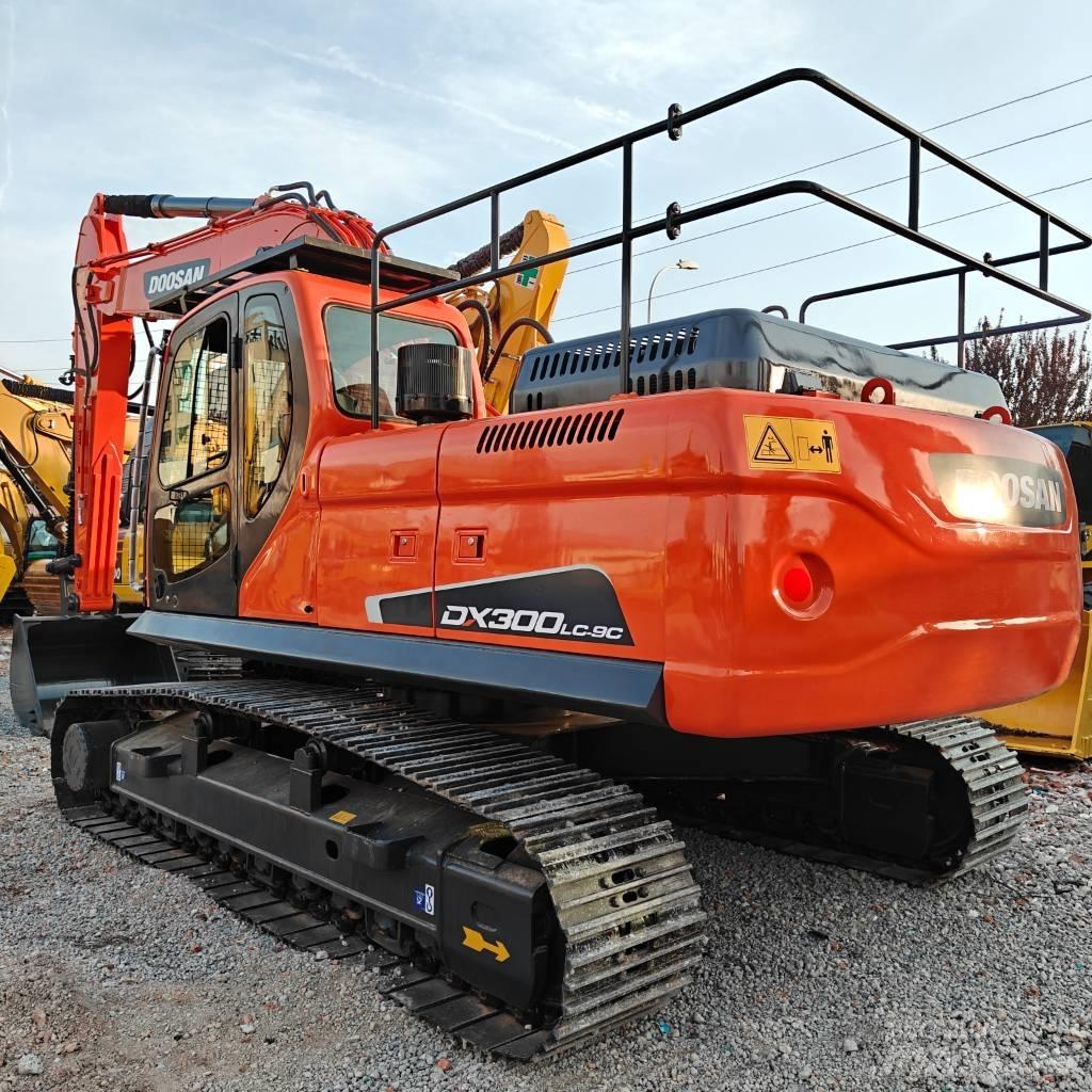 Doosan DX300LC-9C Roomikekskavaatorid