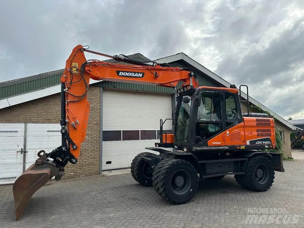 Doosan DX140W-5 Ratasekskavaatorid