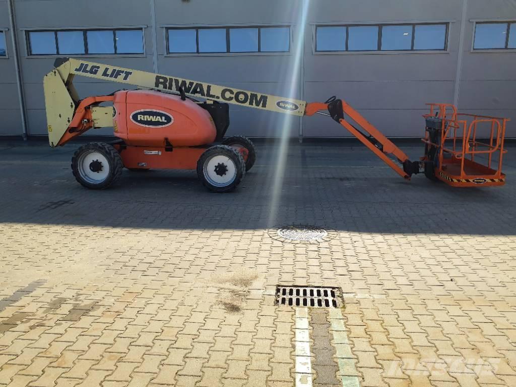 JLG 600AJ Iseliikuvad poomtõstukid