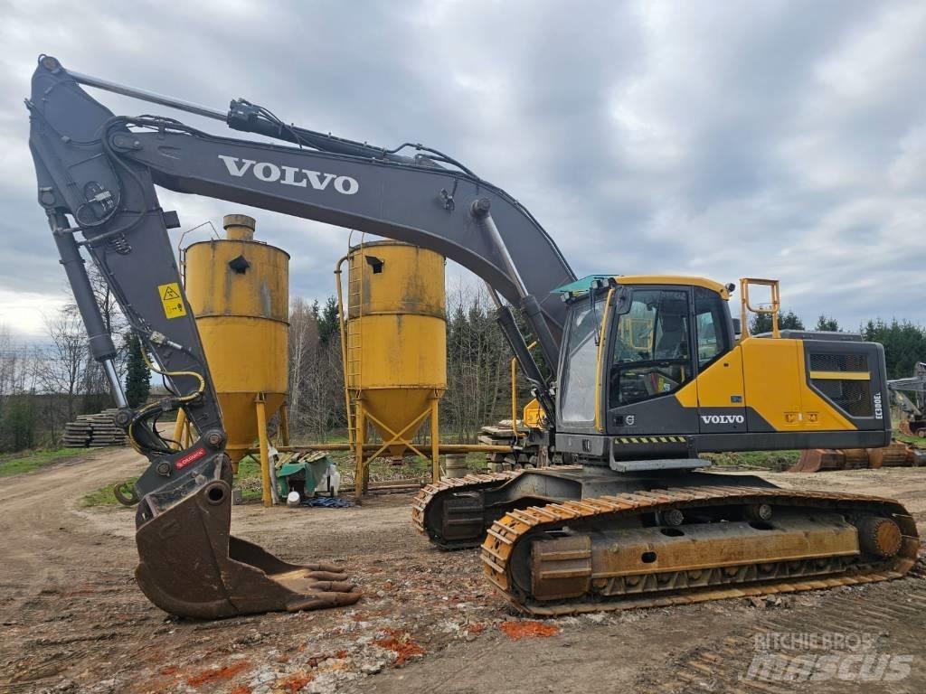 Volvo EC 300 EL Roomikekskavaatorid
