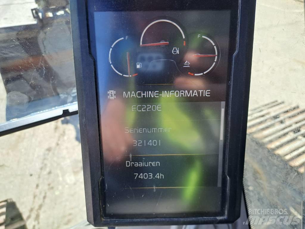 Volvo EC220EL Roomikekskavaatorid