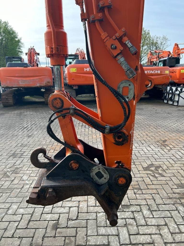 Hitachi ZX 140 W-3 Ratasekskavaatorid