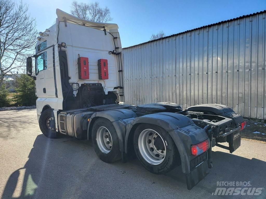MAN TGX 28.500 6X2 Sadulveokid