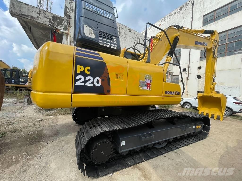 Komatsu PC 220-8 Roomikekskavaatorid