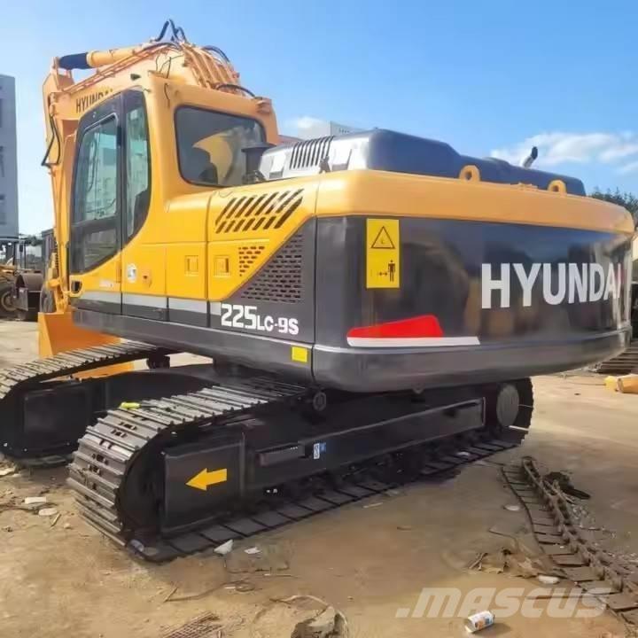 Hyundai 225LC-9S Roomikekskavaatorid