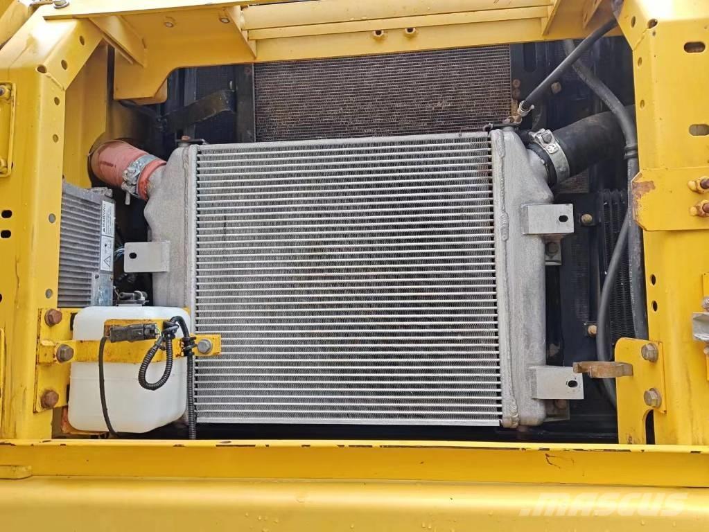 Komatsu PC 400-7 Roomikekskavaatorid