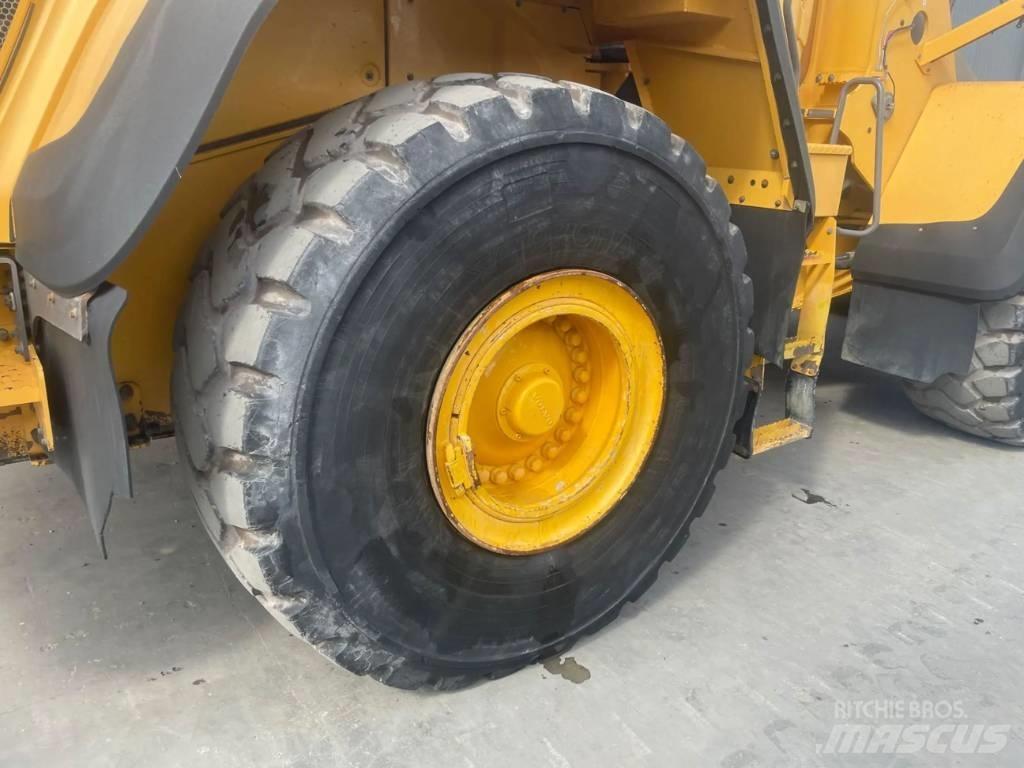Volvo L180G Rataslaadurid