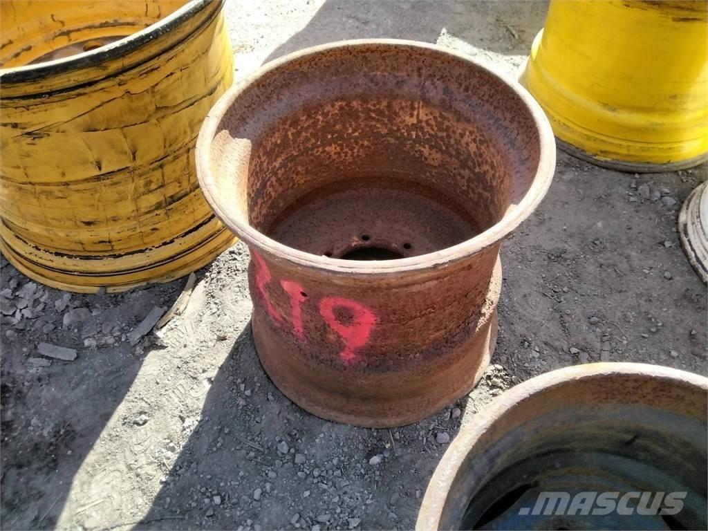 Valmet 820 20x22,5 Rehvid, rattad ja veljed