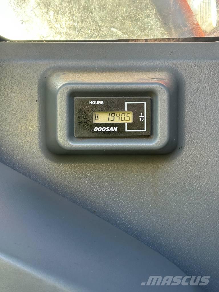 Doosan DX235LCR-7 Roomikekskavaatorid