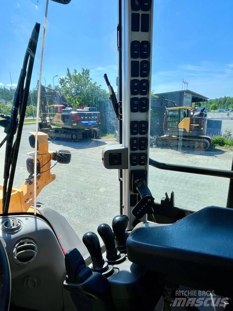 Volvo L 120 H Rataslaadurid