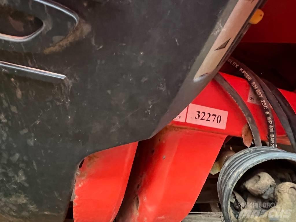 Kuhn Axis 30.1 Väetisekülvikud pihustiga