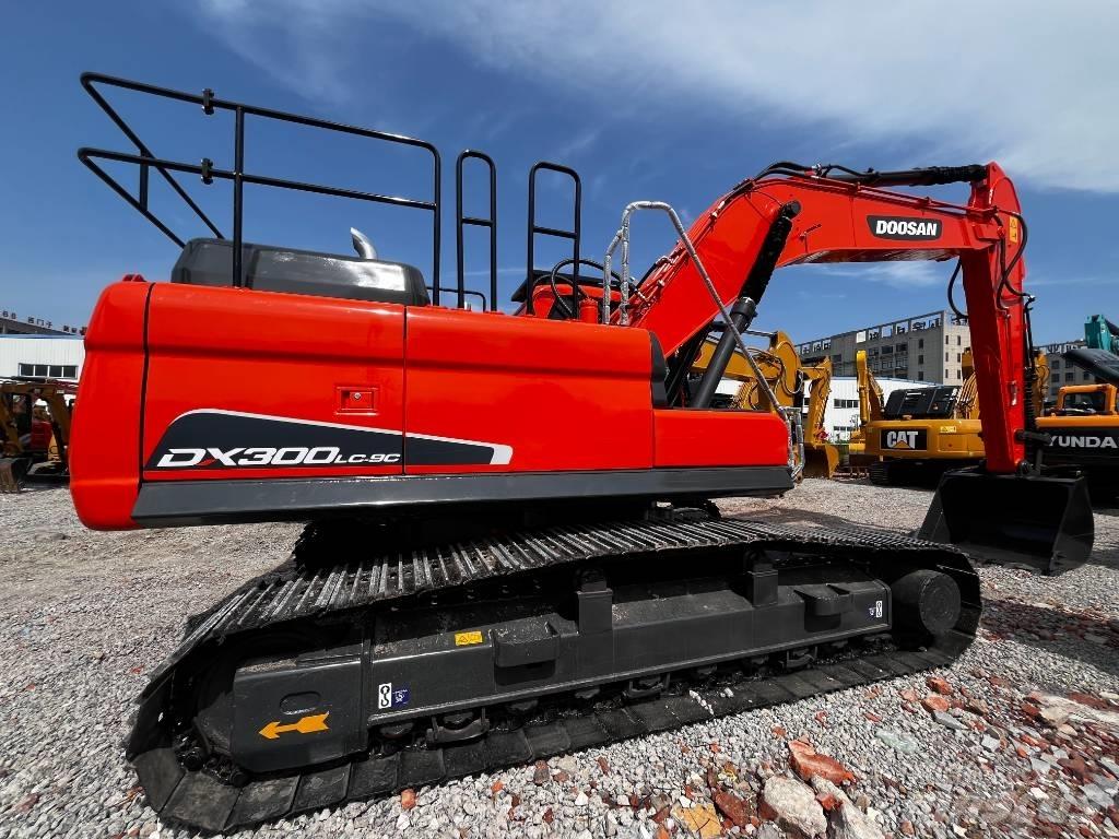 Doosan DX 300 LC-9C Roomikekskavaatorid