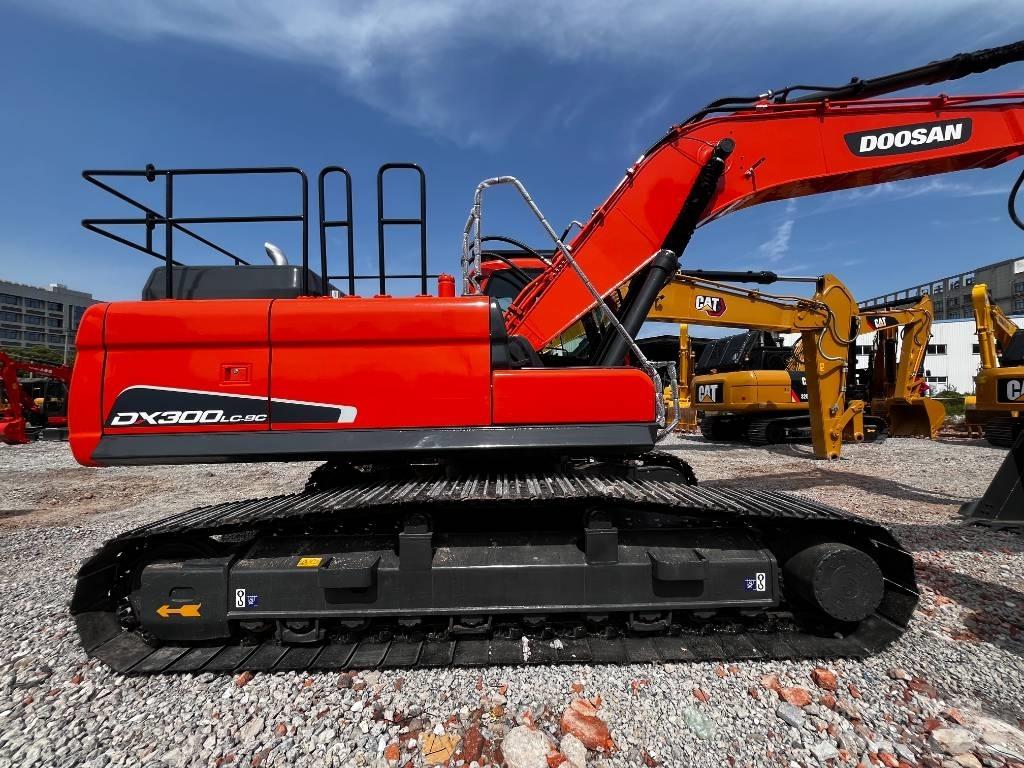 Doosan DX 300 LC-9C Roomikekskavaatorid