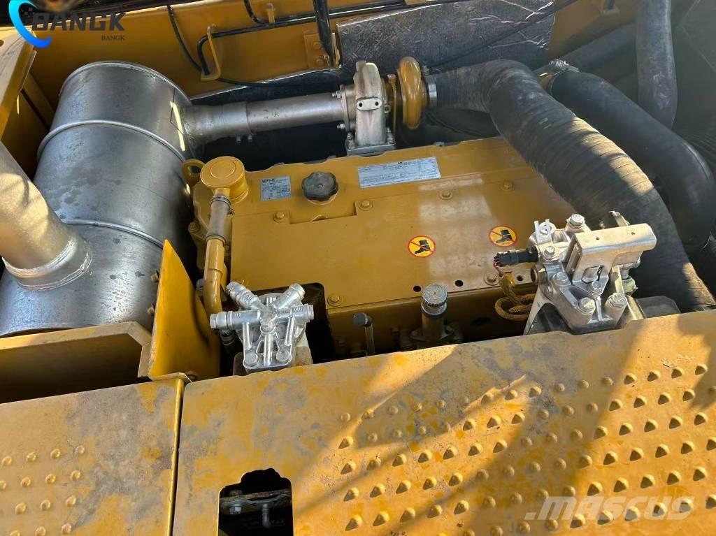 CAT 320 D 2L Roomikekskavaatorid