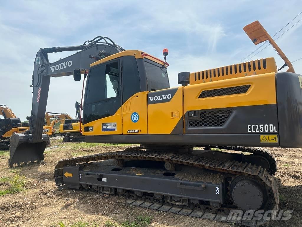 Volvo EC 250 D Roomikekskavaatorid